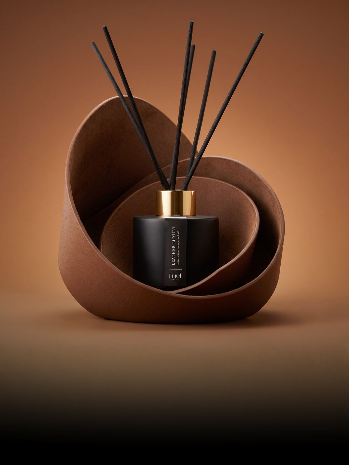 difusor de varillas mei rituals leather luxury premum en colombia, olor elegante y unico